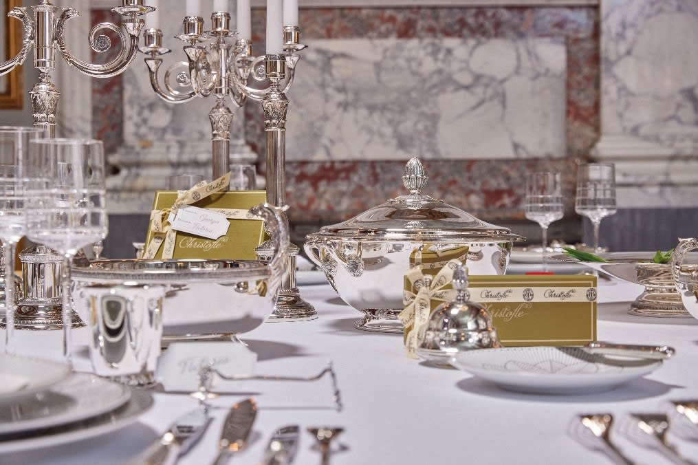 T*a様 フランツコレクション　クリスタルクリスマスシリーズ皿 How to Set a Christmas Table: A Guide | Christofle
